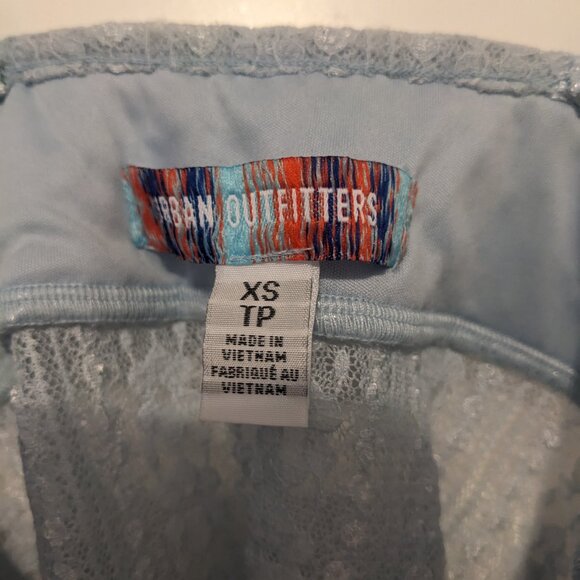 Lace tank top - Picture 3 of 4